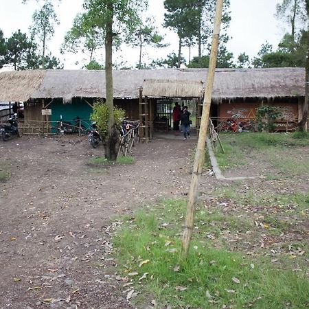 Papandayan Camping Ground Hotel Cileuleuy Exterior photo